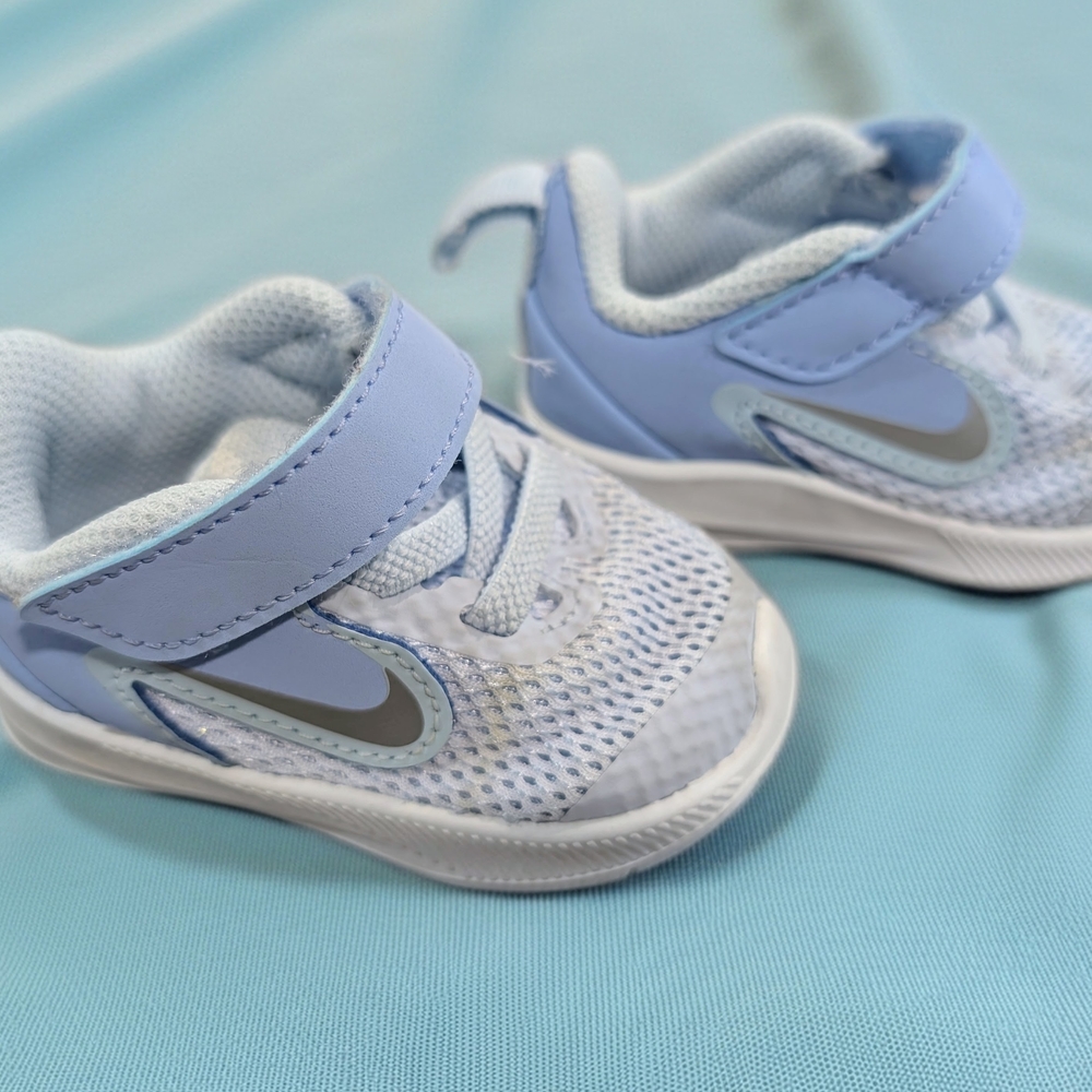 Nike Kids Sky Blue and White Sneakers. Sz 2.